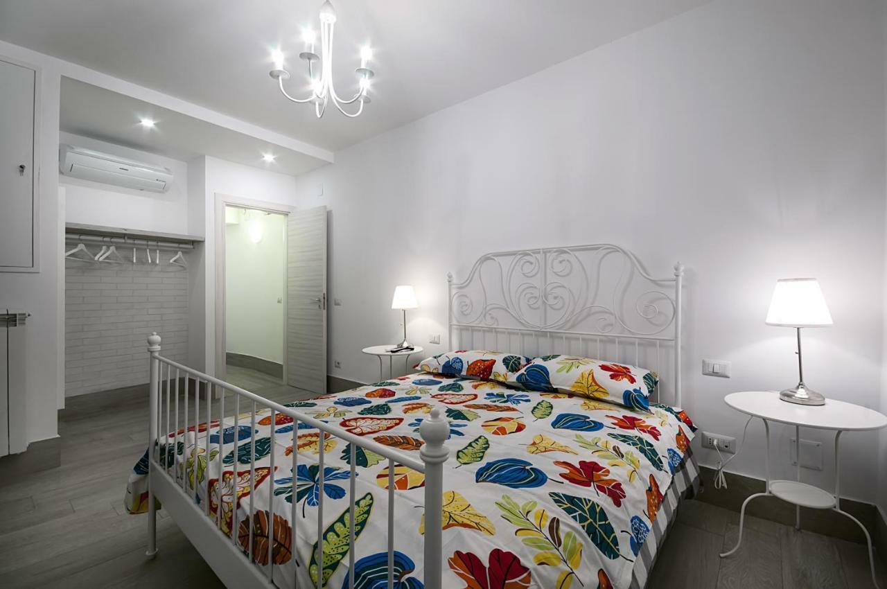 Apartment Chiatamone Seaside