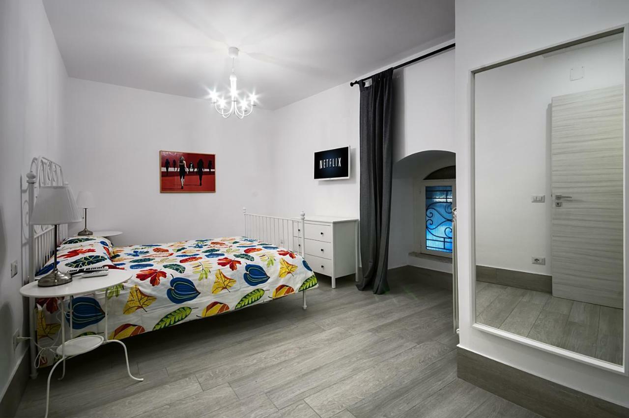 Chiatamone Seaside Apartment *